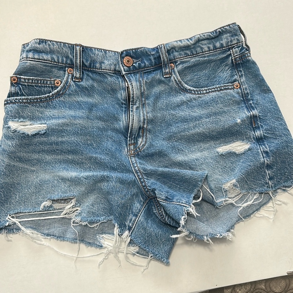 American Eagle 90’s Boyfriend Denim Shorts Distressed High Rise Size 4
